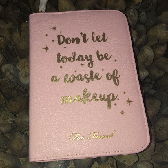 Too Faced Boss Lady Beauty Agenda 2018 Eyeshadow - Picture 4 of 8